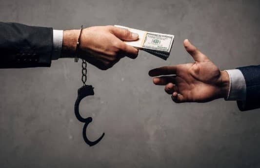 Korrupsiyaga oid jinoyatlar uchun javobgarlik va cheklovlar kuchaytirildi
