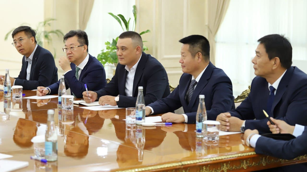 🎥 Videoreportaj: Jizzaxda Xitoy kompaniyalari bilan investitsiyaviy hamkorlik kengaytiriladi