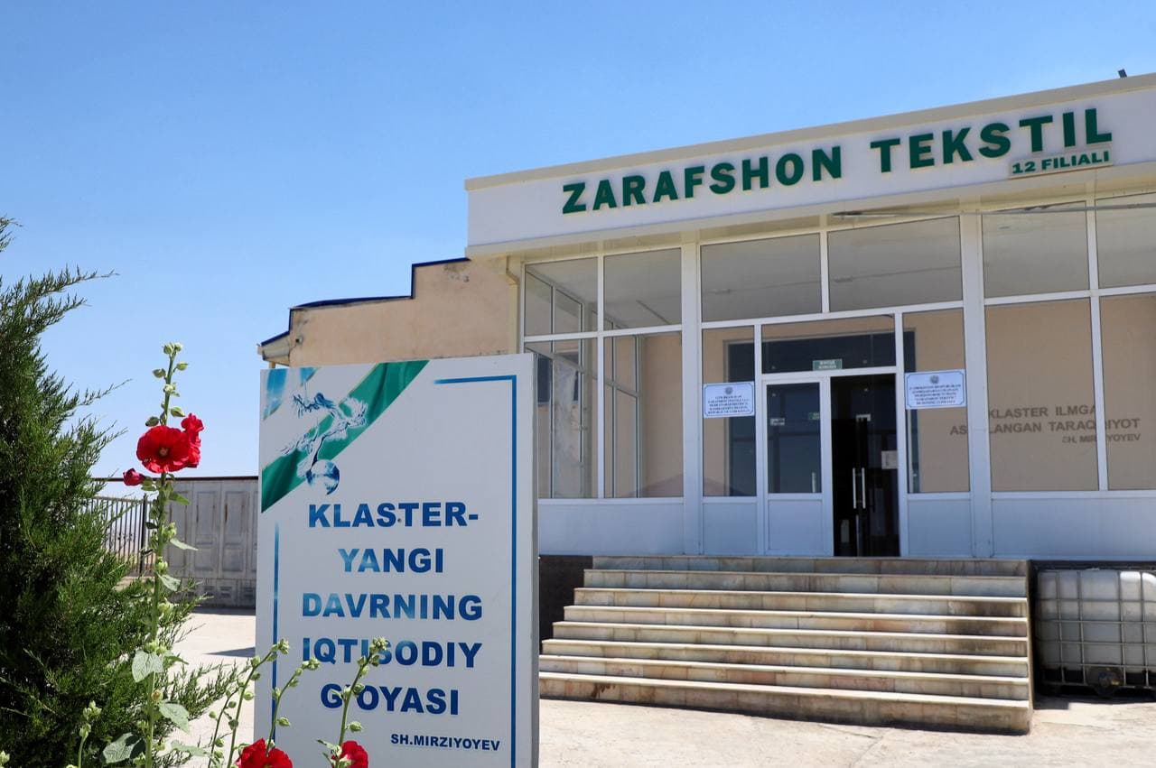 Dehqonobodda xotin-qizlar bandligini ta’minlovchi zamonaviy tikuvchilik fabrikasi faoliyat yuritmoqda