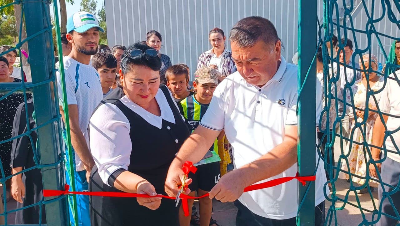 Koson tumani Arabxona mahallasida zamonaviy sport maydonchasi foydalanishga topshirildi