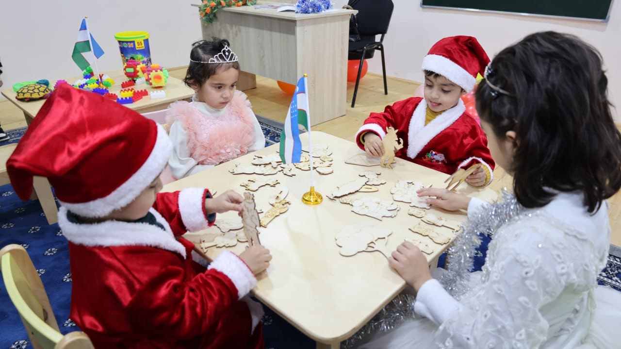 Yangi yil bayrami arafasida Nishonda bolajonlarga bog‘cha, ehtiyojmand insonlarga esa uy kalitlari topshirildi