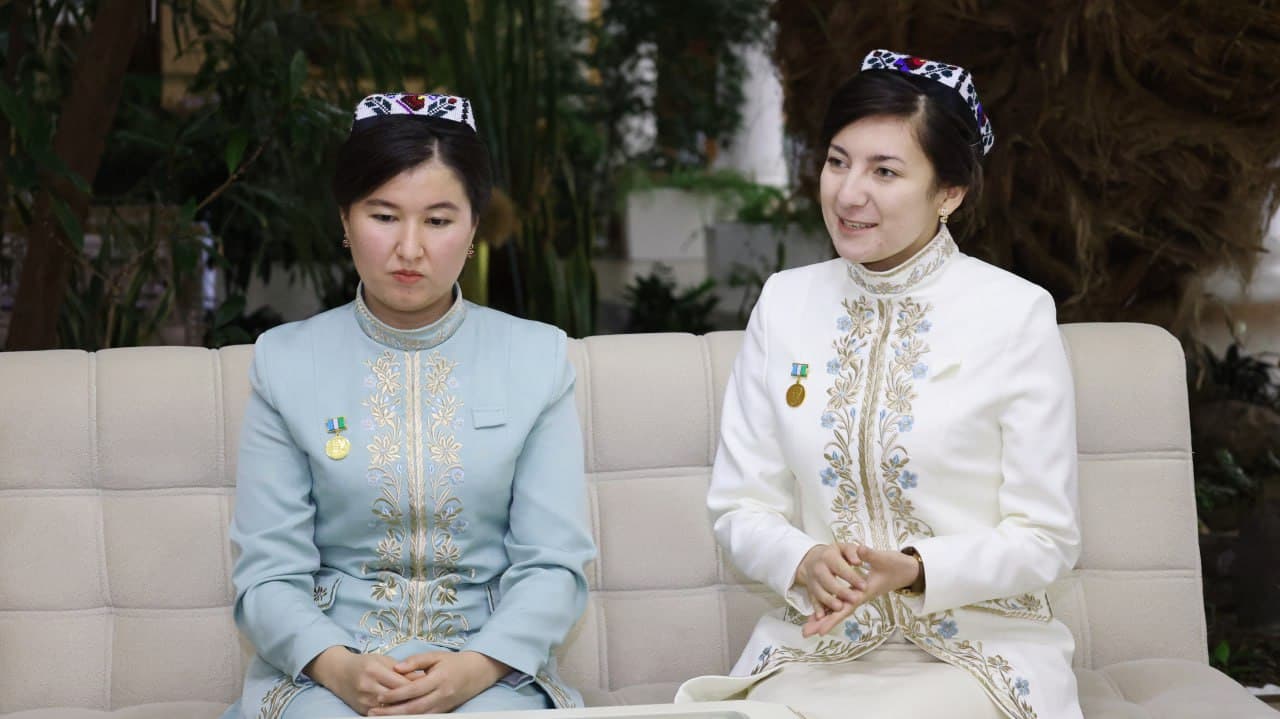 Qashqadaryo viloyati hokimi Zulfiya mukofoti sovrindorlari bilan muloqot qildi