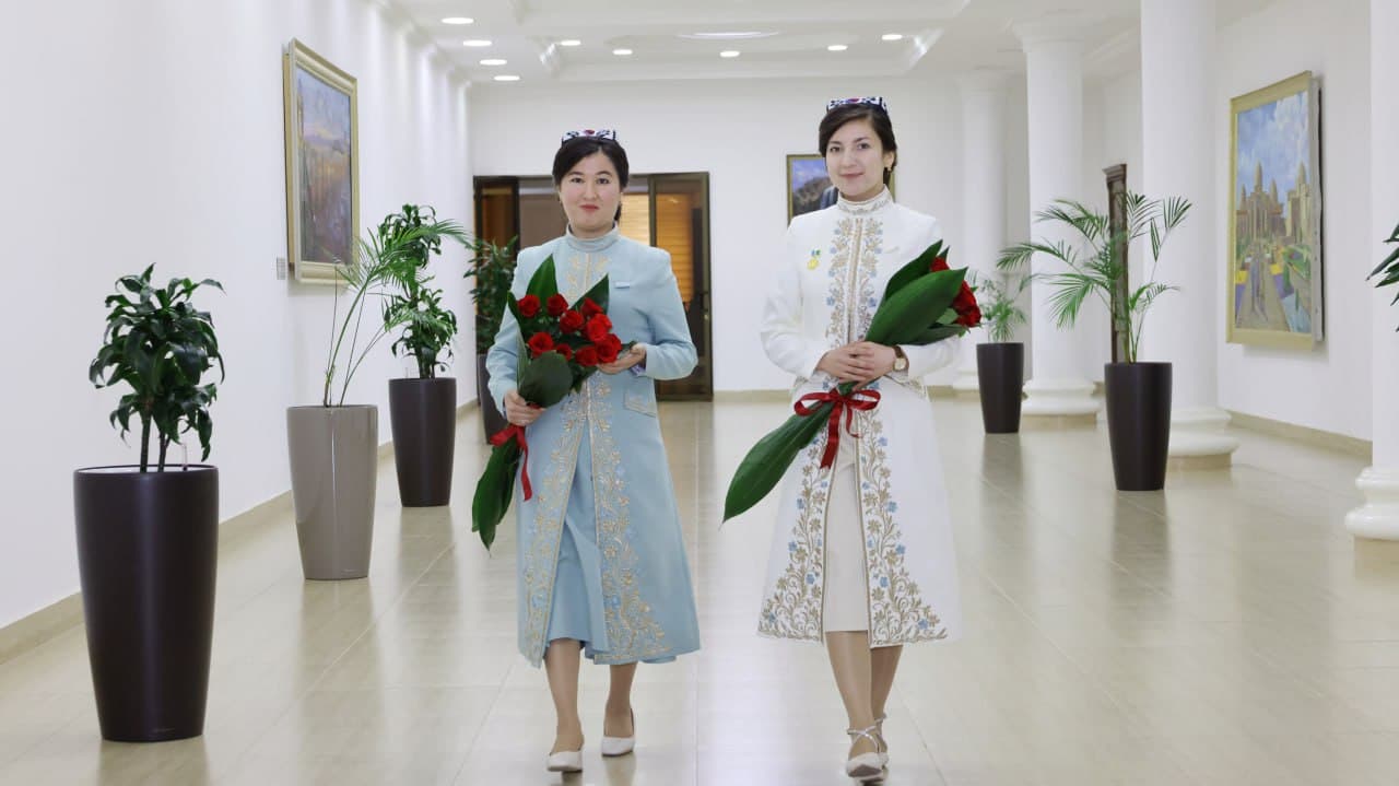 Qashqadaryo viloyati hokimi Zulfiya mukofoti sovrindorlari bilan muloqot qildi