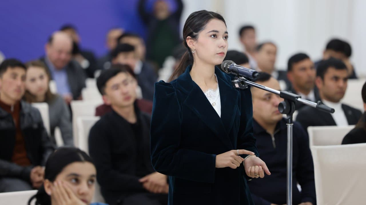 Viloyat hokimi ishtirokida navbatdagi "Rahbar va yoshlar" uchrashuvi o‘tkazildi