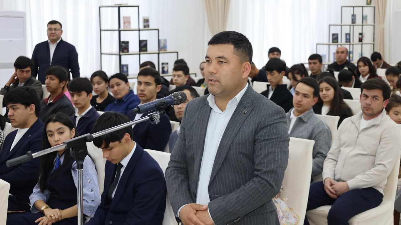 Viloyat hokimi ishtirokida navbatdagi "Rahbar va yoshlar" uchrashuvi o‘tkazildi