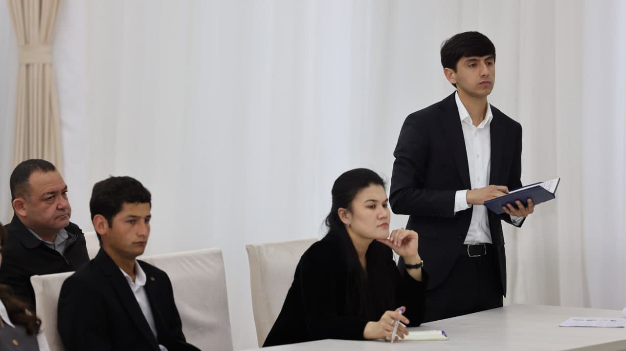 Viloyat hokimi ishtirokida navbatdagi "Rahbar va yoshlar" uchrashuvi o‘tkazildi