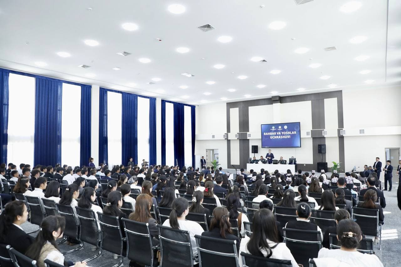 Murotjon Azimov Shahrisabzda yoshlar bilan ochiq muloqot o‘tkazdi