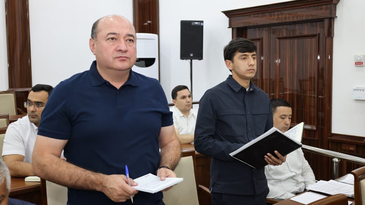 Murotjon Azimov viloyatda kambag‘allikni qisqartirish va aholi bandligini ta’minlash bo‘yicha yig‘ilish o‘tkazdi