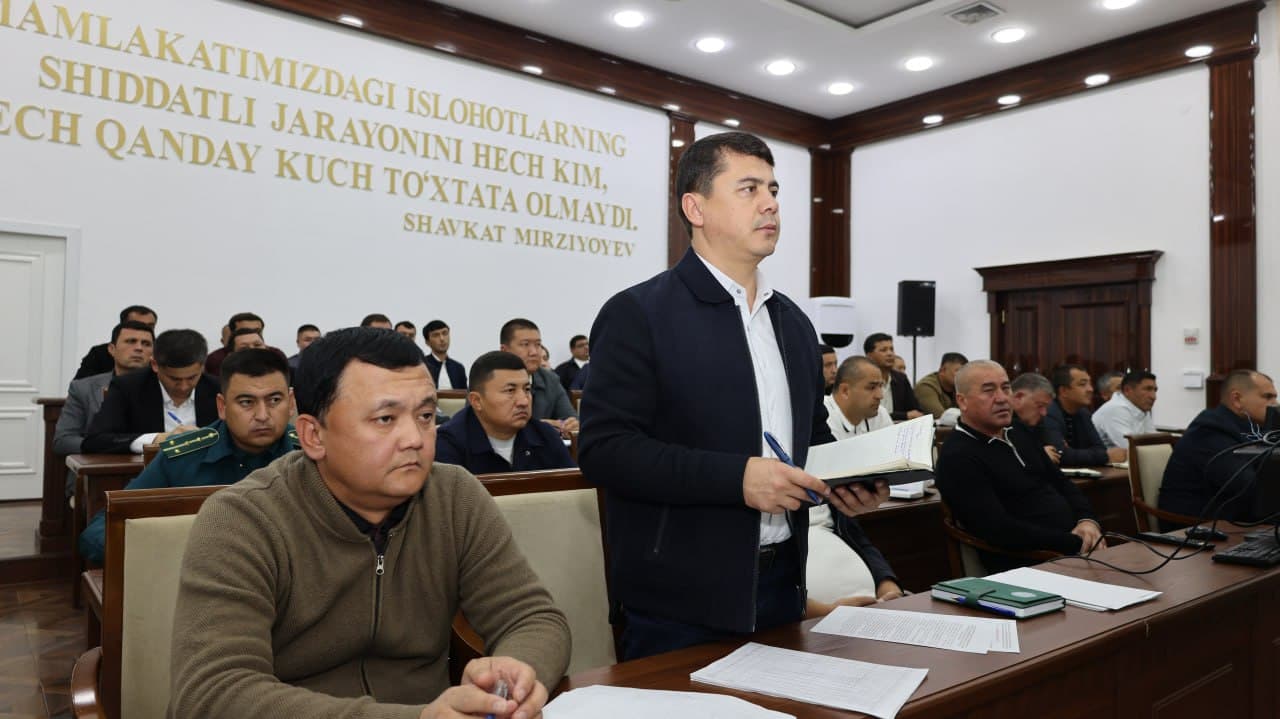 Viloyat hokimi bir qator muhim masalalar bo'yicha yig'ilish o'tkazdi