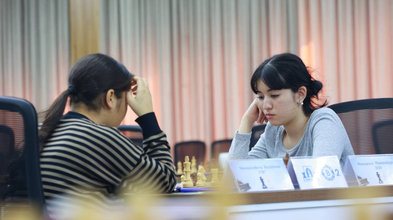 Навоийда шахмат бўйича U-20 Ўзбекистон чемпионати старт олди!