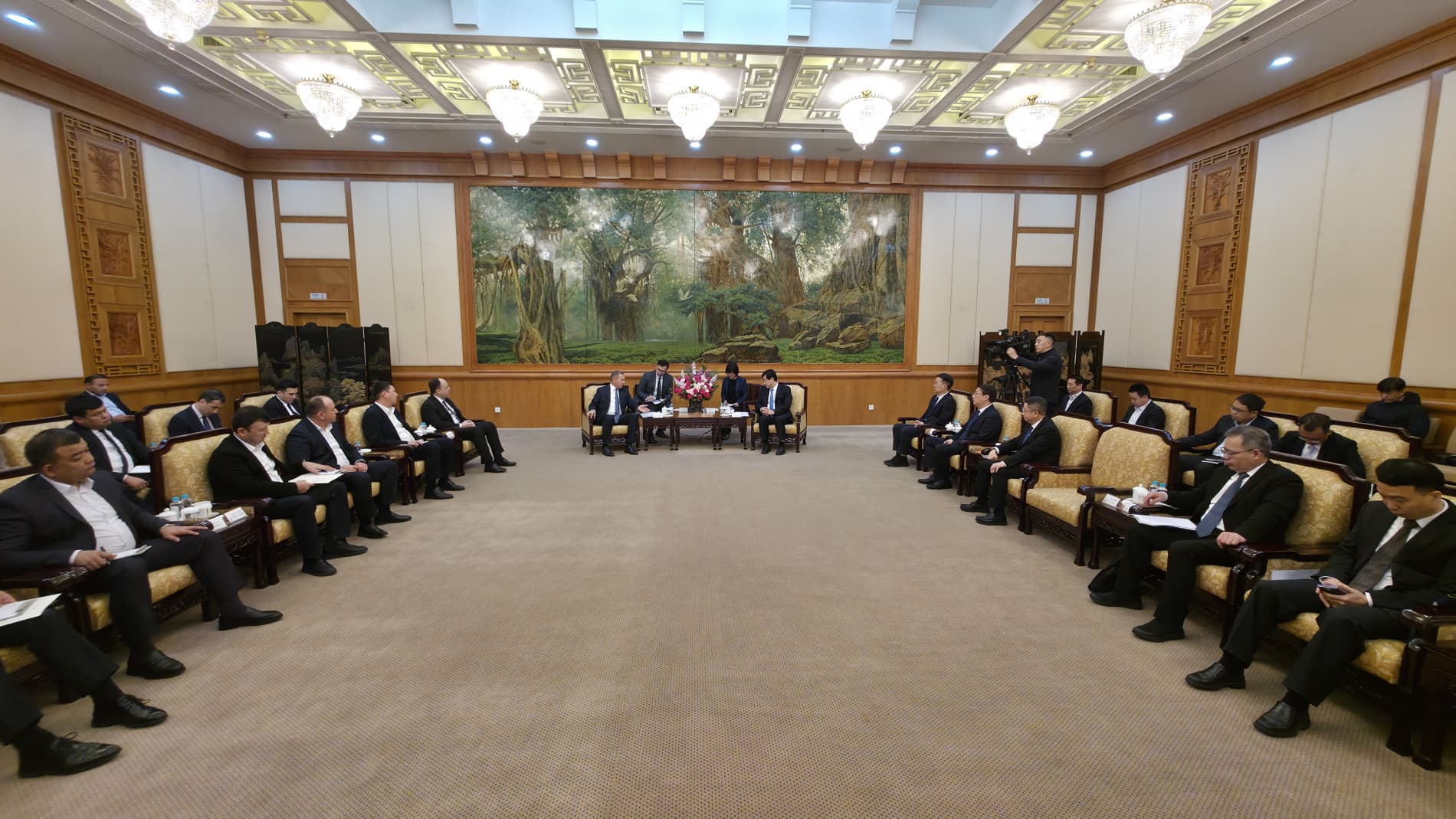 Делегациянинг Хитой сафари давом этмоқда