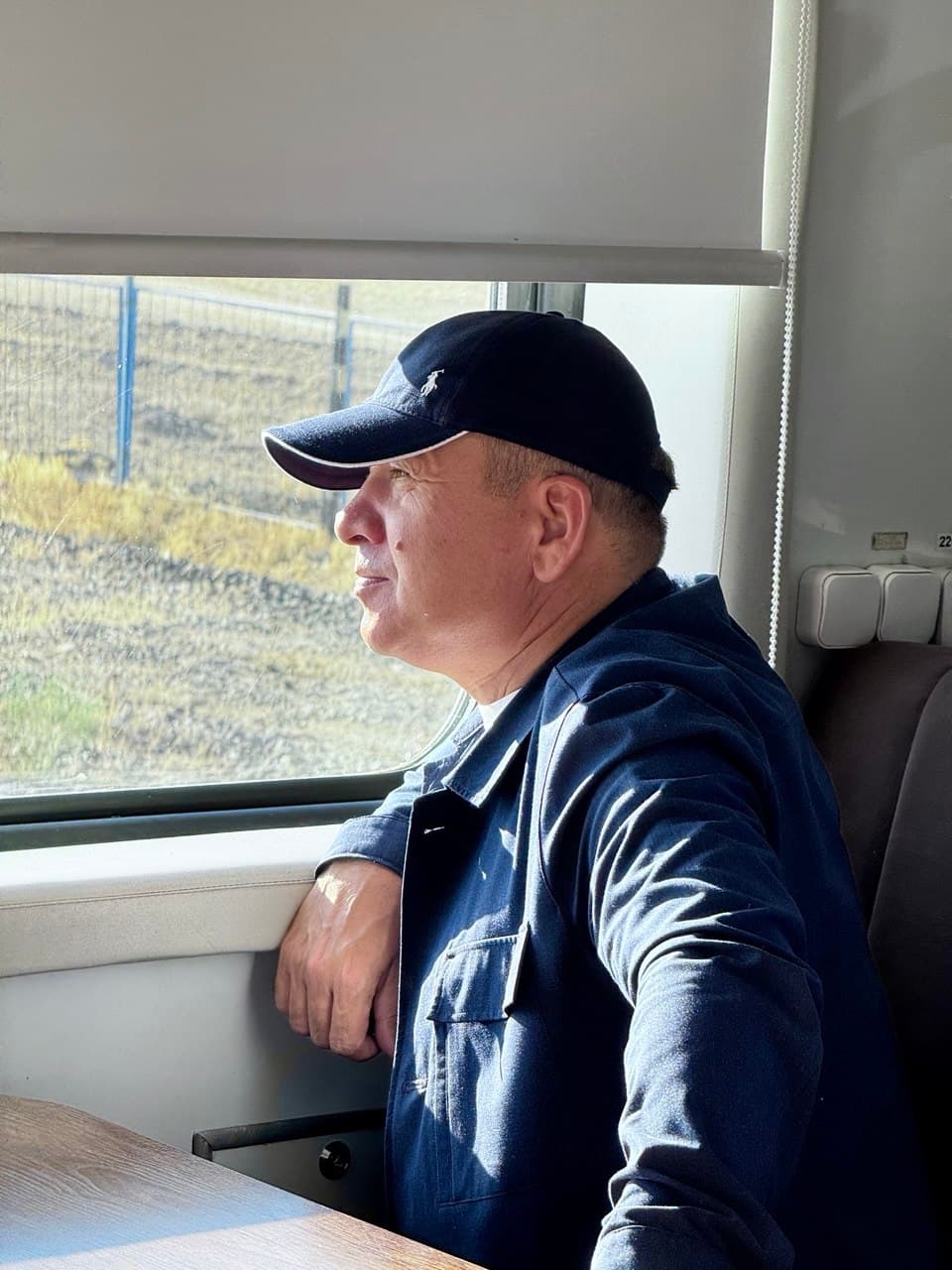 Темир йўл атрофи ҳудудларини замонавий қиёфага келтириш ишлари муҳокама қилинди