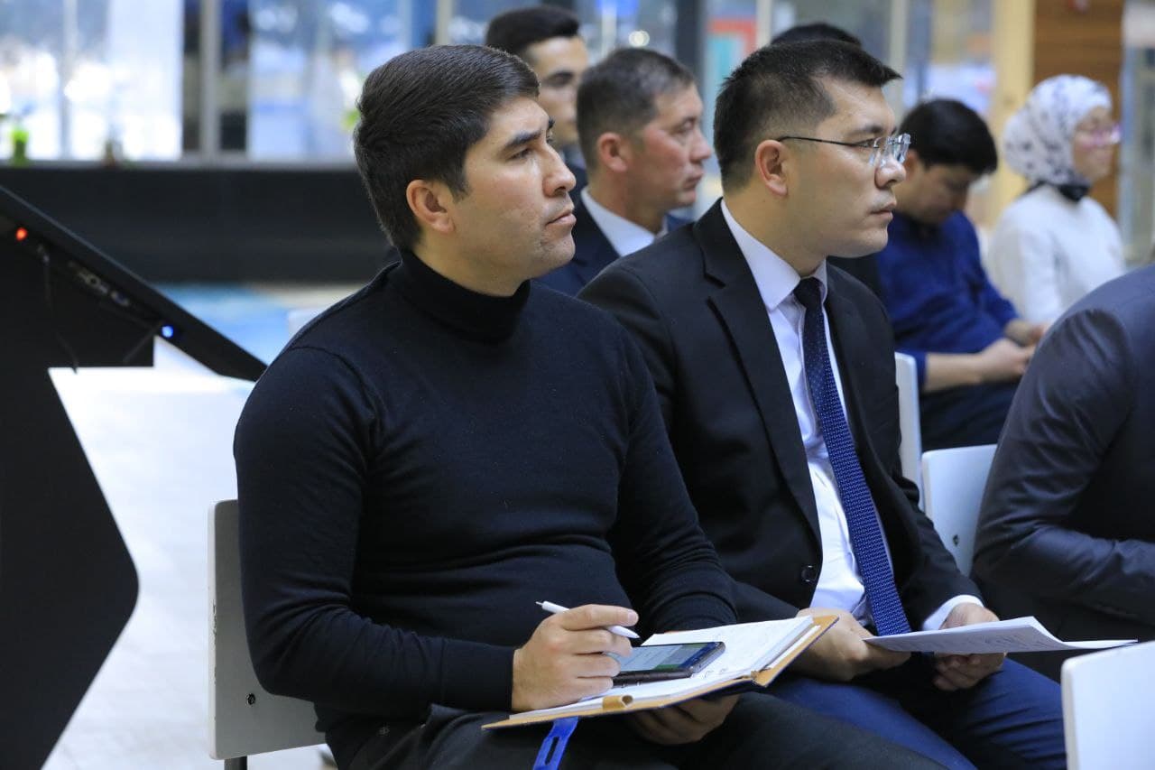 Коррупцияга қарши курашиш агентлиги директори Акмал Бурхонов Наманган вилояти ёшлари билан учрашди