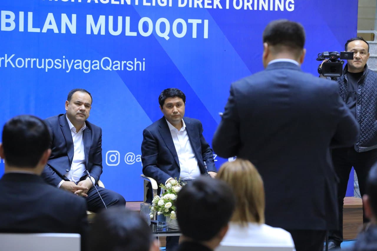 Коррупцияга қарши курашиш агентлиги директори Акмал Бурхонов Наманган вилояти ёшлари билан учрашди