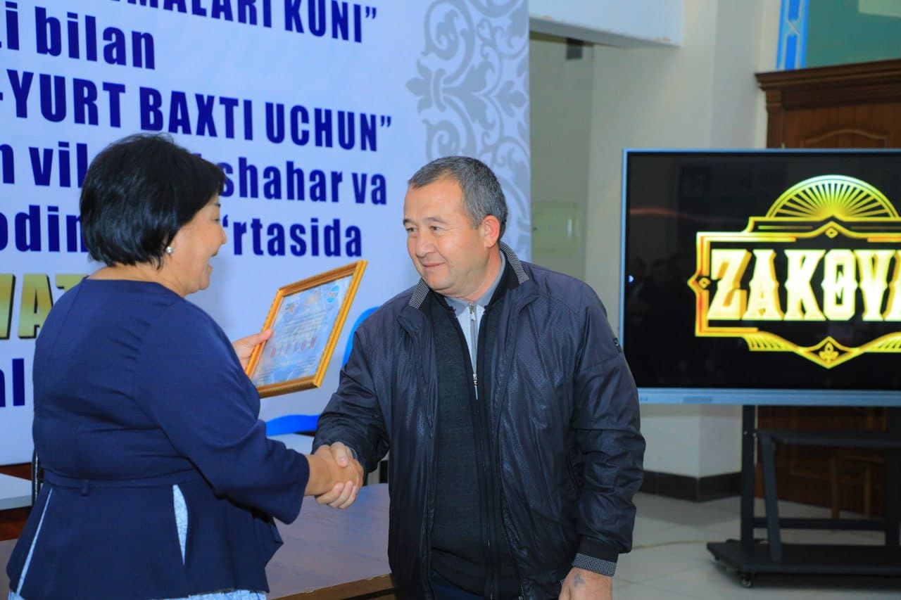 Наманган вилояти шаҳар ва туман ҳокимликлари ходимлари ўртасида «Заковат» интеллектуал ўйини бўлиб ўтди