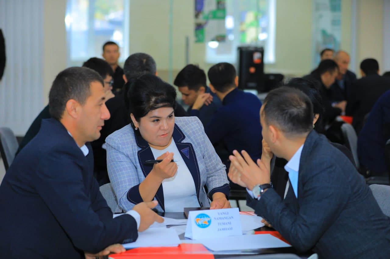 Наманган вилояти шаҳар ва туман ҳокимликлари ходимлари ўртасида «Заковат» интеллектуал ўйини бўлиб ўтди
