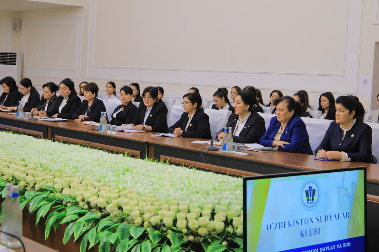 Судьялар олий кенгаши ташаббуси билан Кенгаш ҳузуридаги Ўзбекистон Судьялар клубининг Аёл судьялар жамоаси томонидан Наманган вилоятида давра суҳбати ўтказилди.