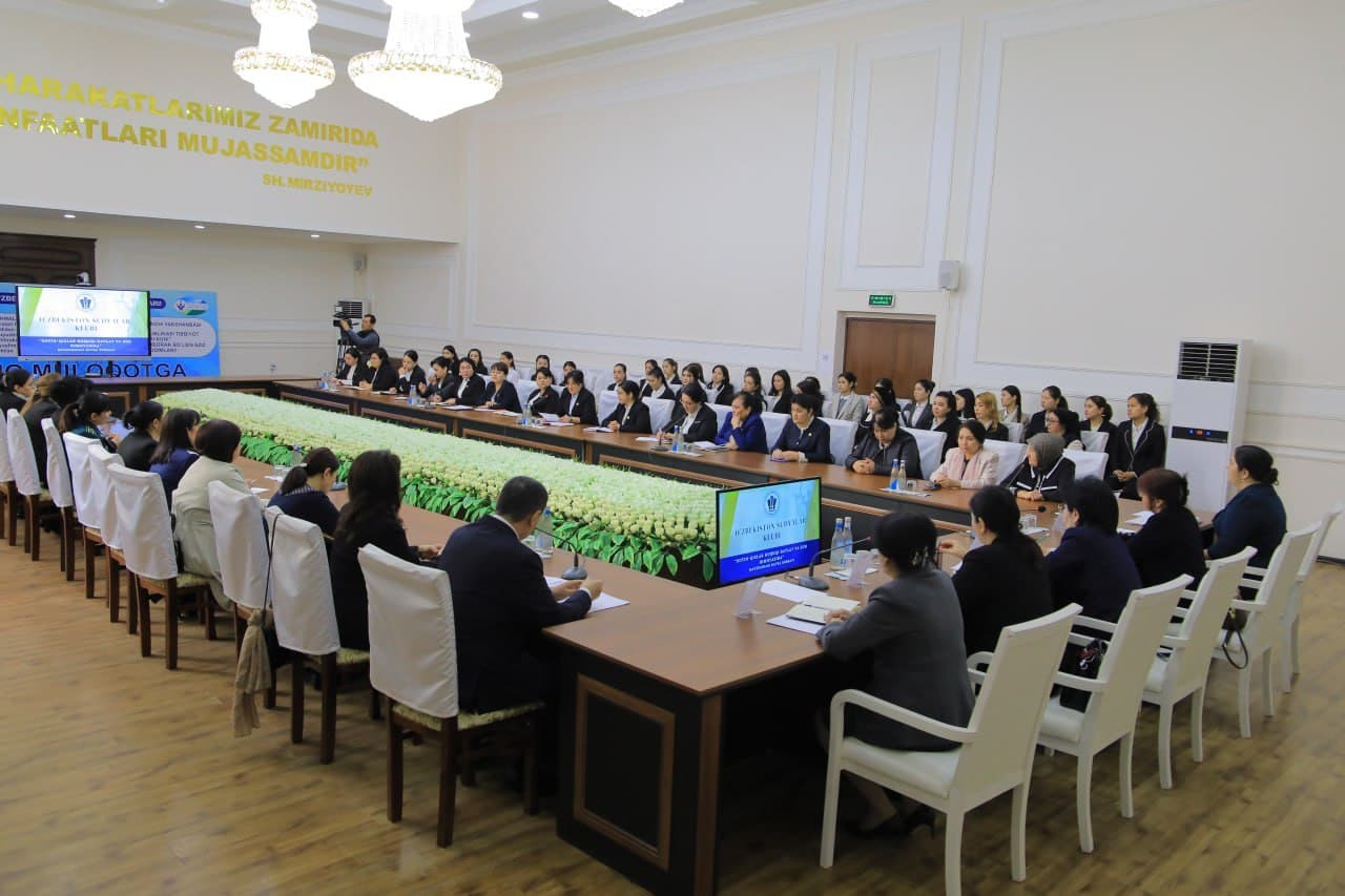 Судьялар олий кенгаши ташаббуси билан Кенгаш ҳузуридаги Ўзбекистон Судьялар клубининг Аёл судьялар жамоаси томонидан Наманган вилоятида давра суҳбати ўтказилди.