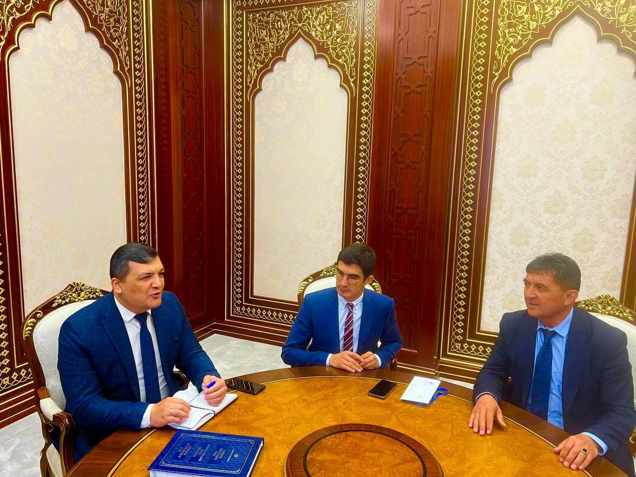 O‘zbekistonning Tojikistondagi elchixonasida uchrashuv bo‘lib o‘tdi