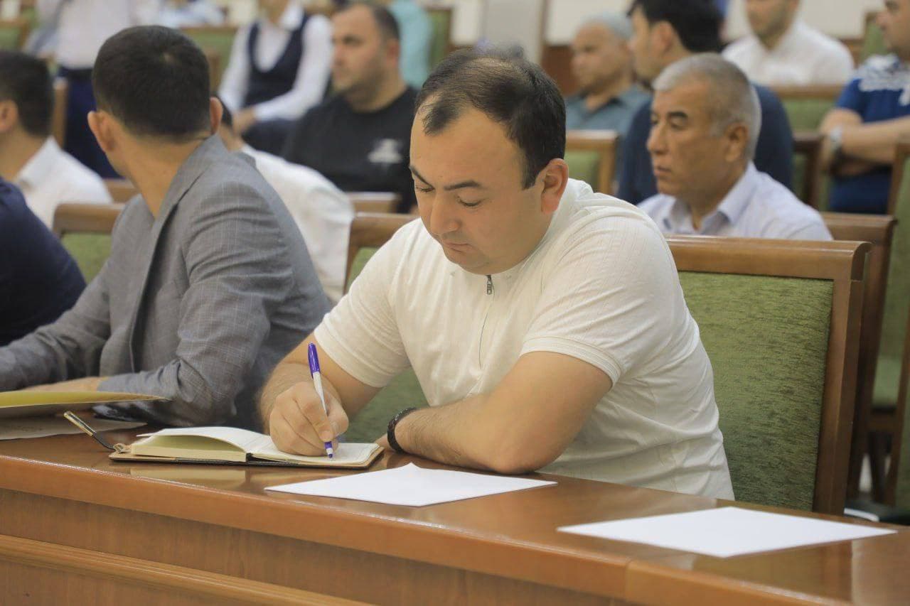 Namanganda tadbirkorlar bilan ochiq muloqot: bank va kadastr muammolari joyida hal etildi