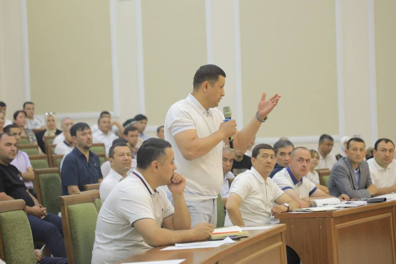 Namanganda tadbirkorlar bilan ochiq muloqot: bank va kadastr muammolari joyida hal etildi