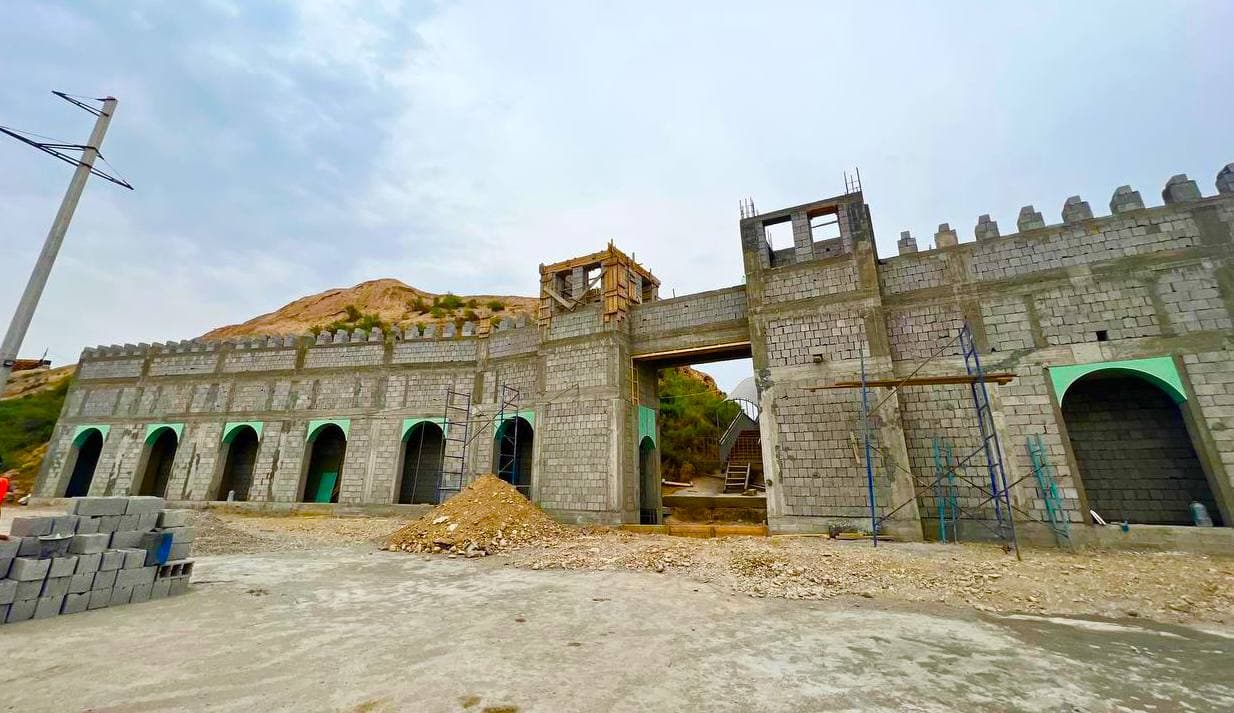 Ахсикент қалъа девори ва дарвозасини ўз ичига олган меъморий композиция қурилиш ишлари якуний паллада