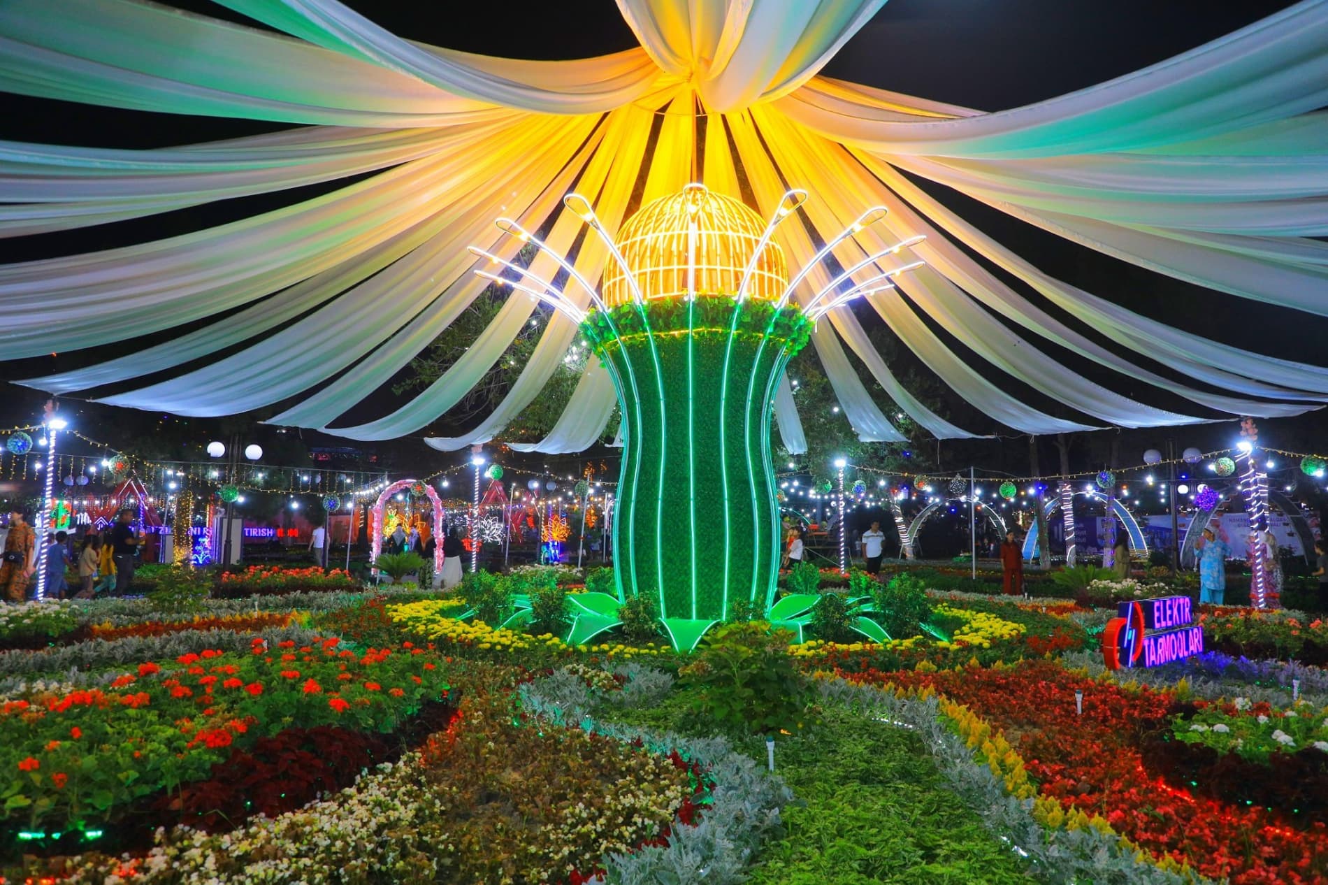 Наманган расцветает: фестиваль цветов радует миллионы!