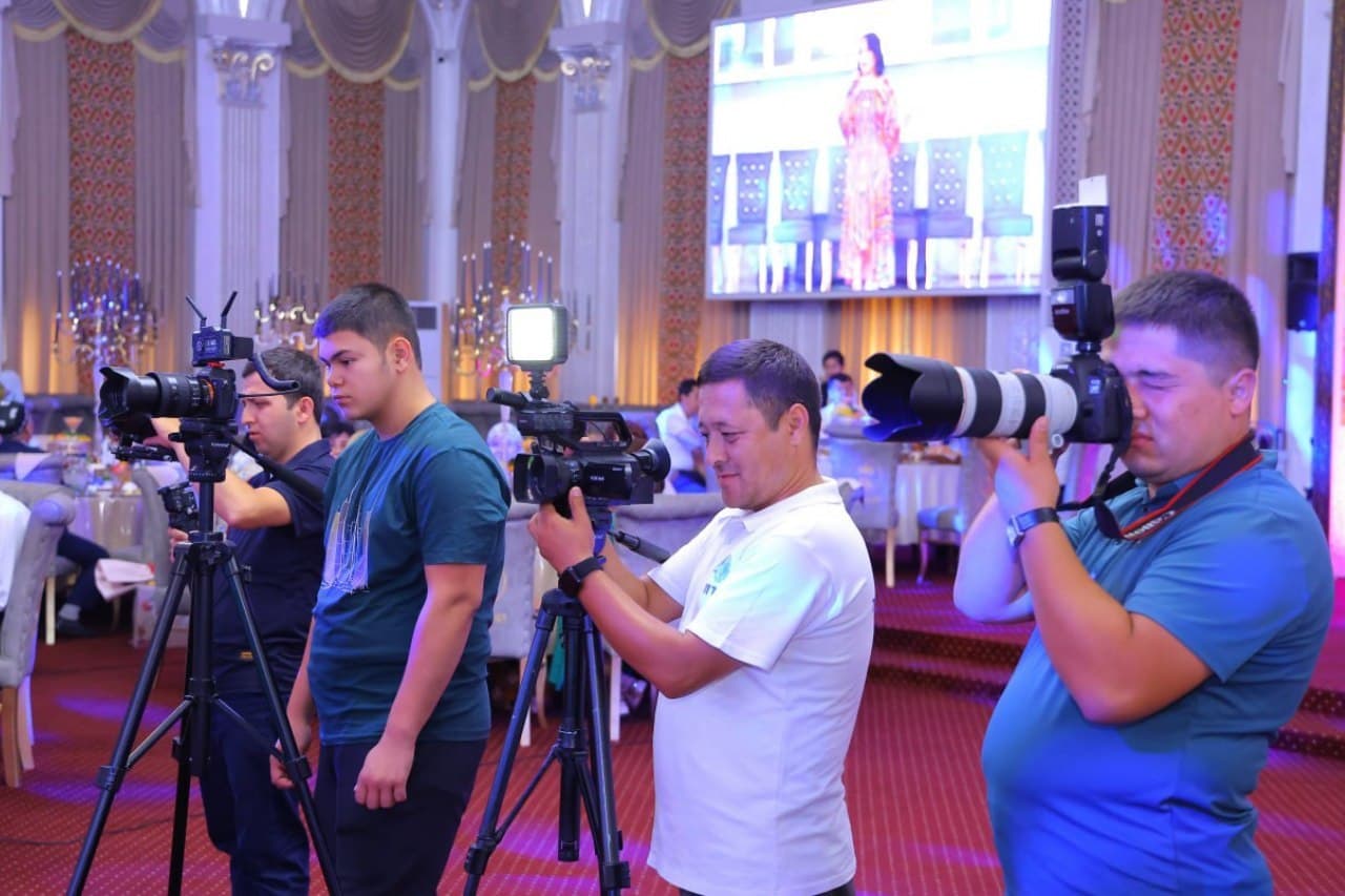 Представители СМИ отметили профессиональный праздник