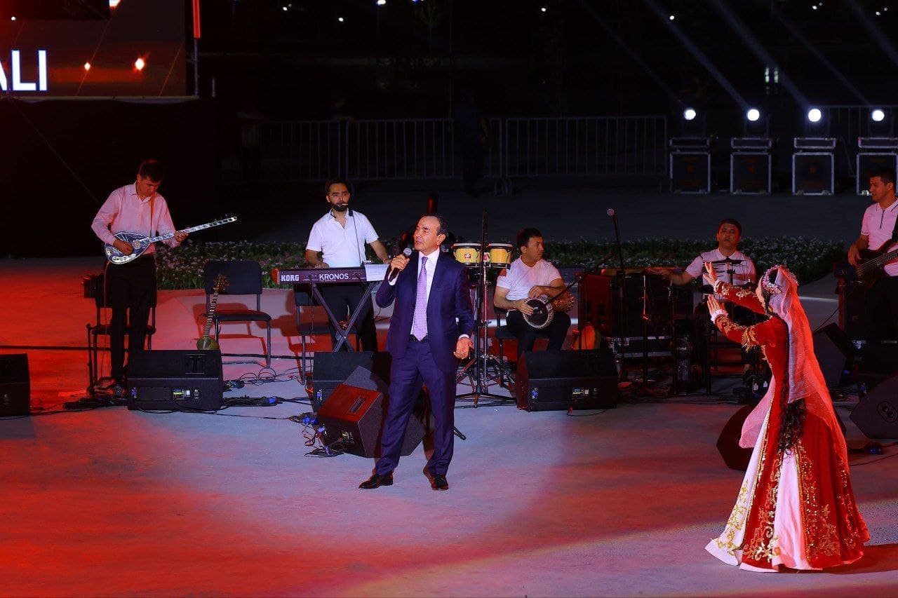 Концерт Озодбека Назарбекова в Намангане спустя девять лет