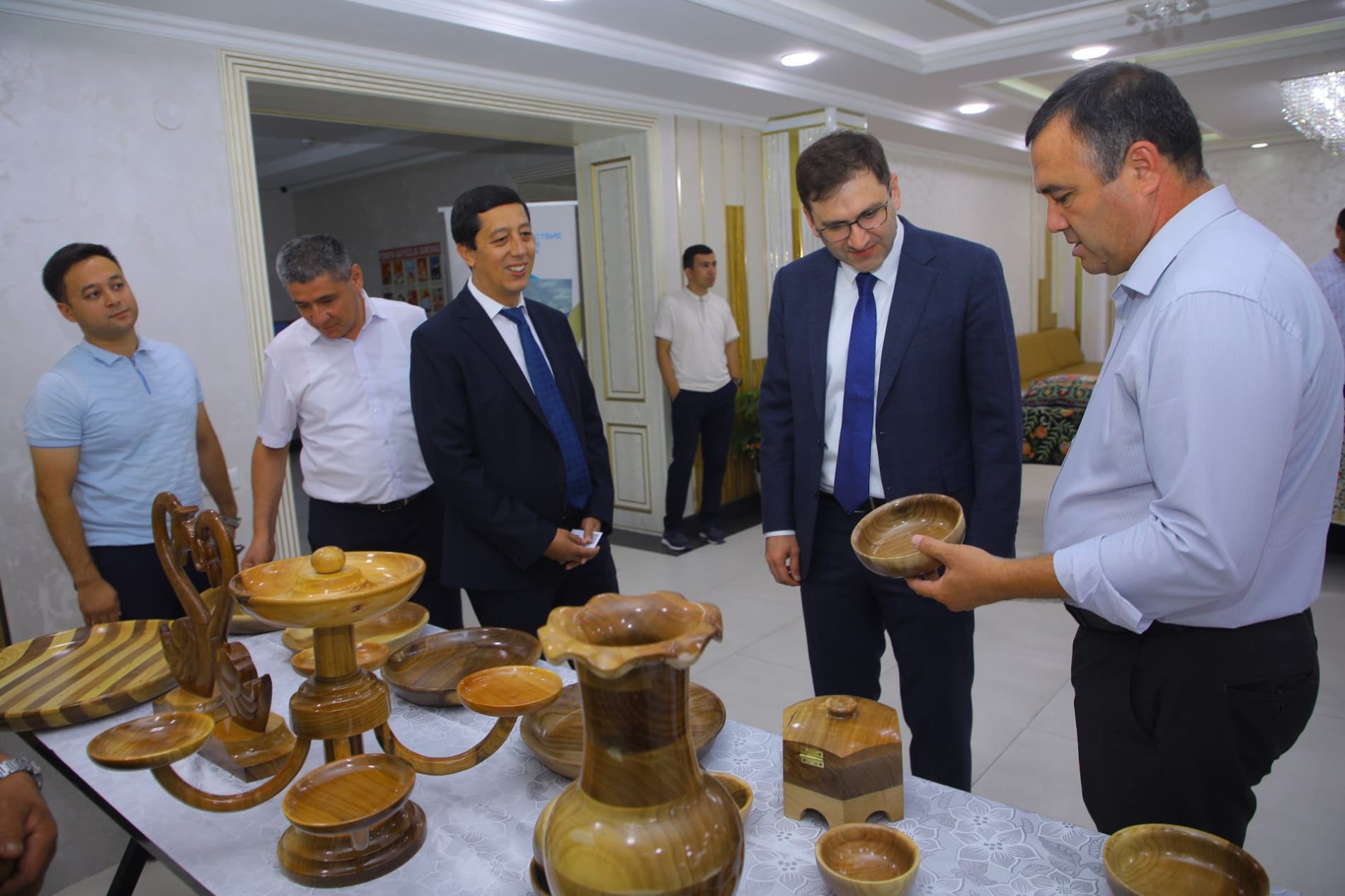 64-xalqaro "Gullar festivali" doirasida Namanganda xalqaro ekspeditsiya a’zolari tantanali kutib olindi va biznes-muloqot o‘tkazildi