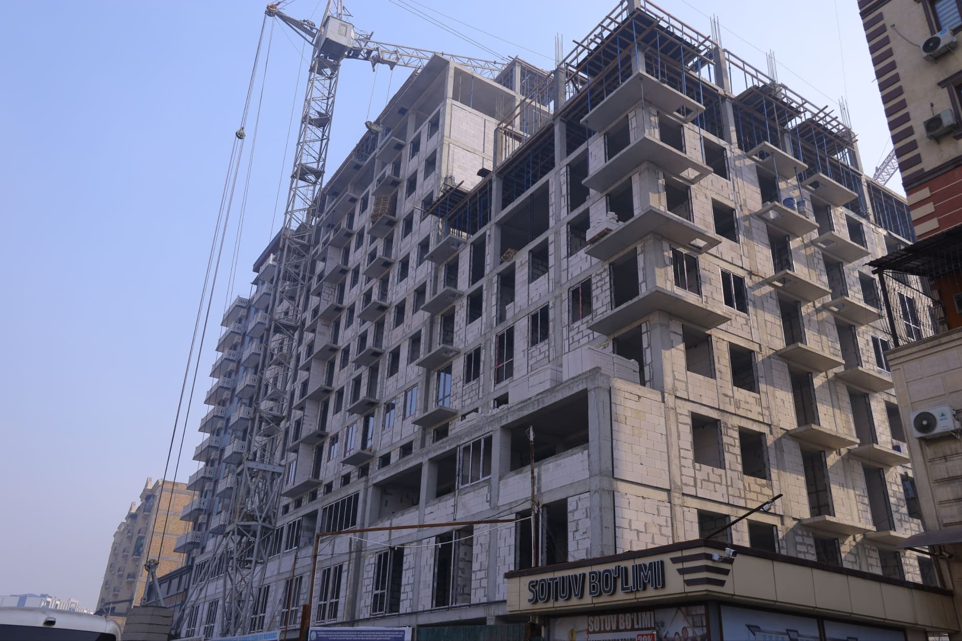 Namangan shahridagi viloyat ko‘p tarmoqli tibbiyot markazida qurilish-taʼmirlash ishlari olib borilmoqda.