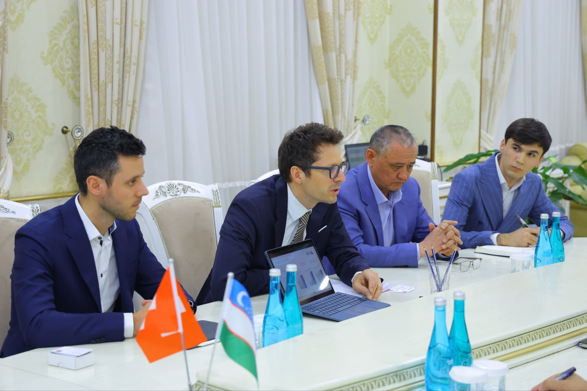 Shveysariyaning “Bartholet” kompaniyasi rahbariyati Namanganda kanatli yo‘llar qurish taklifi bilan keldi.