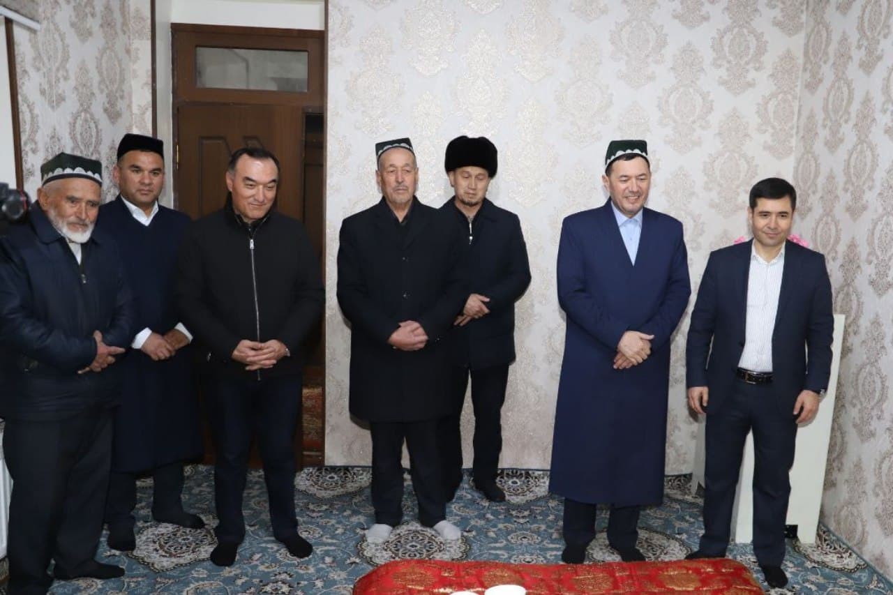 Namangan viloyati hokimi 104 yoshli urush qatnashchisi bilan iftorlik qildi.