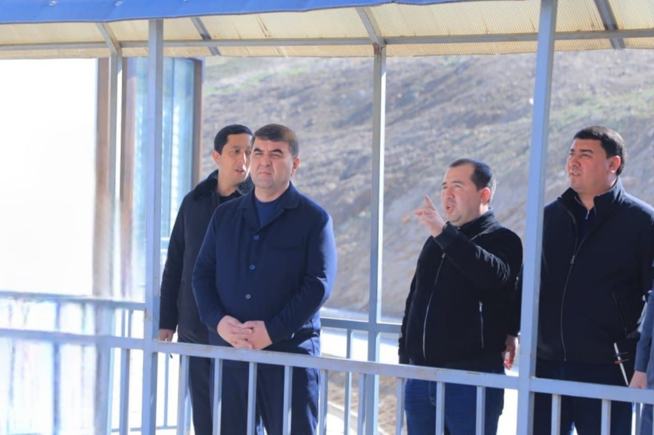 «Axsikent mintaqa turizmida alohida ahamiyatga ega obʼekt. Barpo etilayotgan ochiq osmon muzeylarining har biri katta tarixdan soʻzlaydi», - Namangan viloyati hokimi Shavkatjon Abdurazzoqov Axsikent arxeologiya parkidagi qurilish-bunyodkorlik ishlari bila