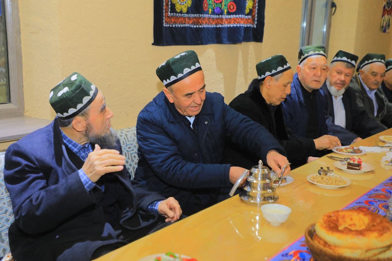 Namanganda iftorliklar davom etmoqda: nuroniylar, mehnat faxriylariga eʼtibor.