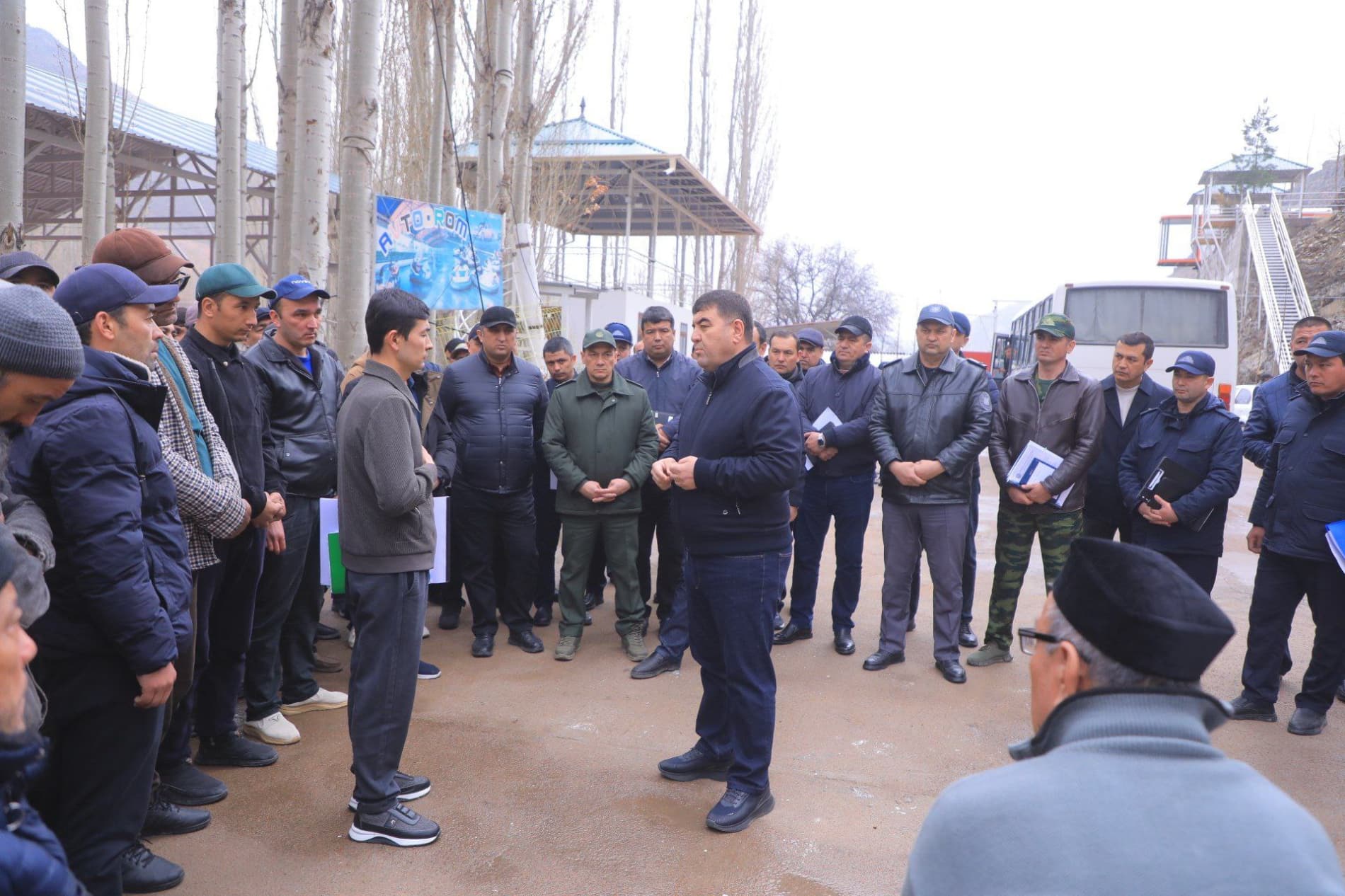 Pop tumanining "Chodak" qishlog‘i hududida inson hayoti va sog‘lig‘i uchun xavf tug‘dirishi mumkin bo‘lgan noqonuniy qurilmalar yuzasidan o‘rganish ishlari olib borildi.