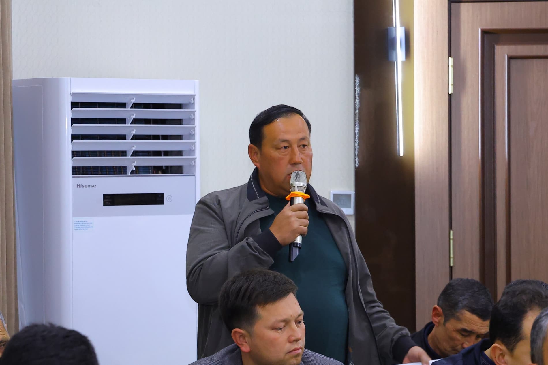 Наманган вилояти ҳокими ва вилоят прокурори маҳаллий ҳамда хорижий инвесторлар билан навбатдаги учрашувини ўтказди.