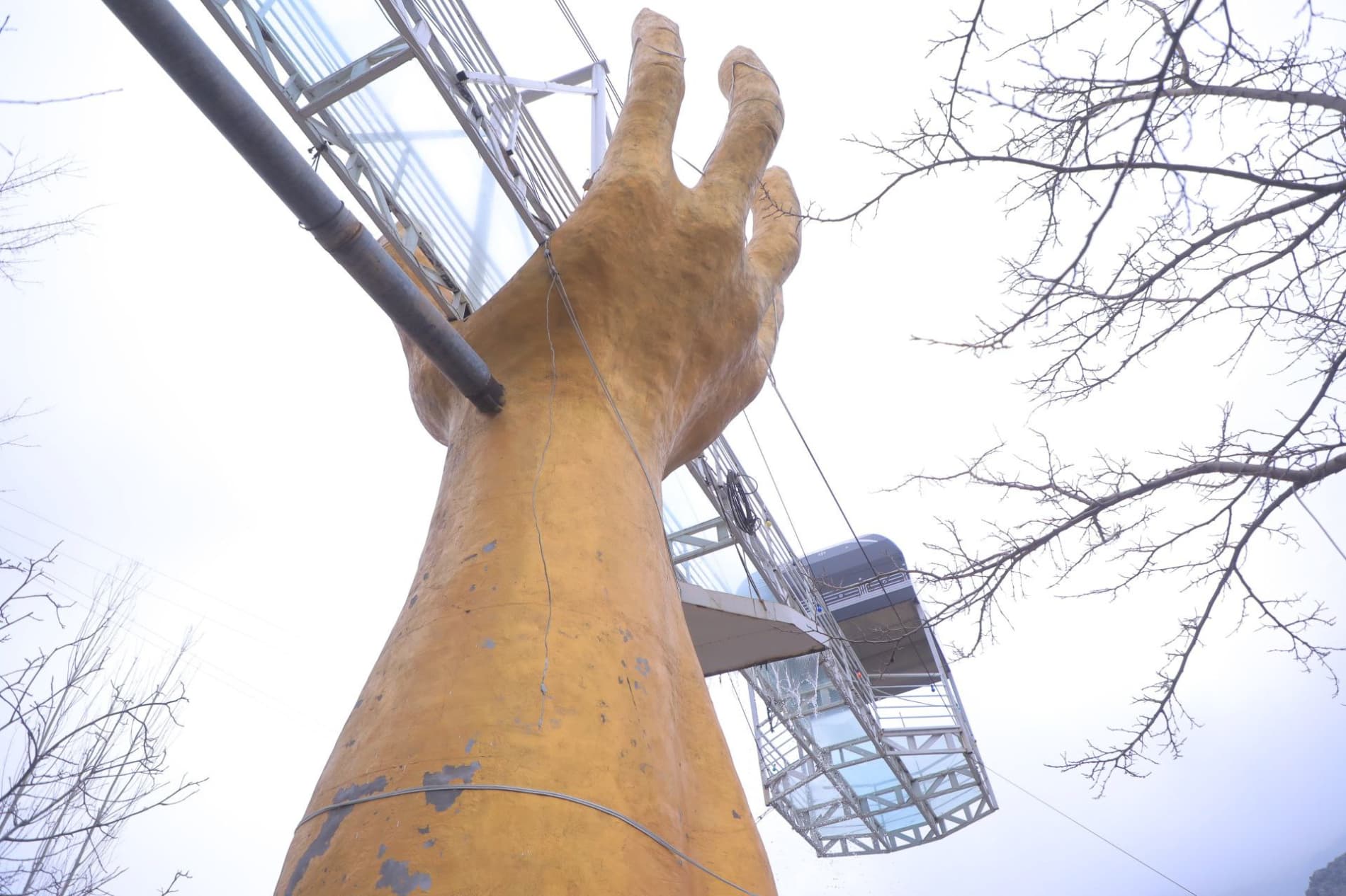 Pop tumanining "Chodak" qishlog‘i hududida inson hayoti va sog‘lig‘i uchun xavf tug‘dirishi mumkin bo‘lgan noqonuniy qurilmalar yuzasidan o‘rganish ishlari olib borildi.