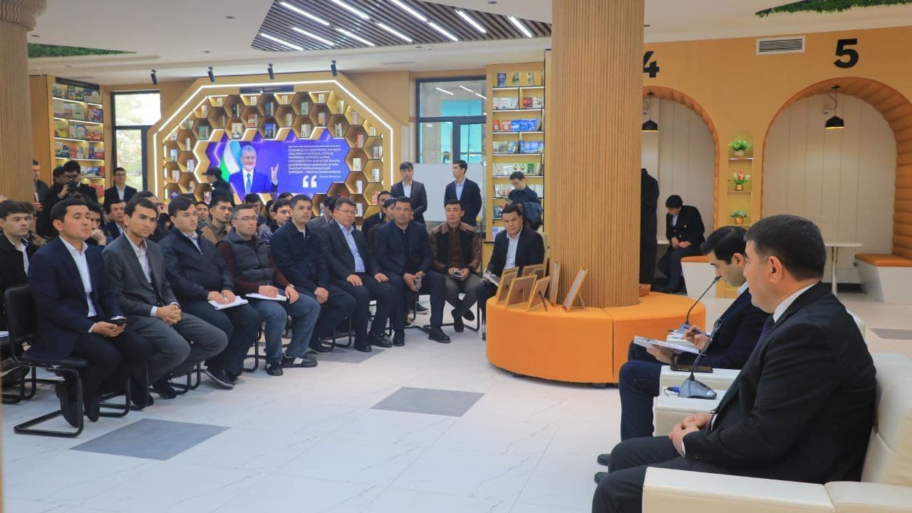 O‘quv markazlari va kitob sohasi vakillari bilan ochiq muloqot o‘tkazildi.