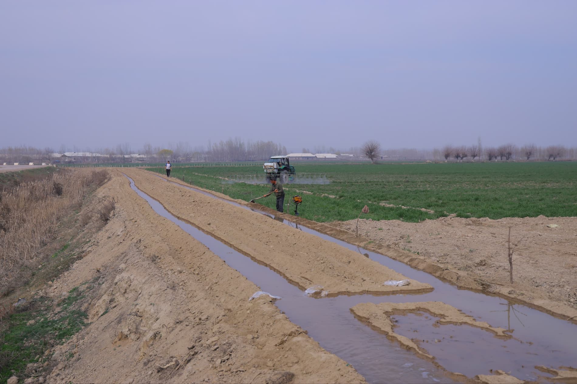 ПОП ТУМАНИДА БАҲОРГИ АГРОТЕХНИК ИШЛАРНИНГ БОРИШИ ЎРГАНИЛДИ