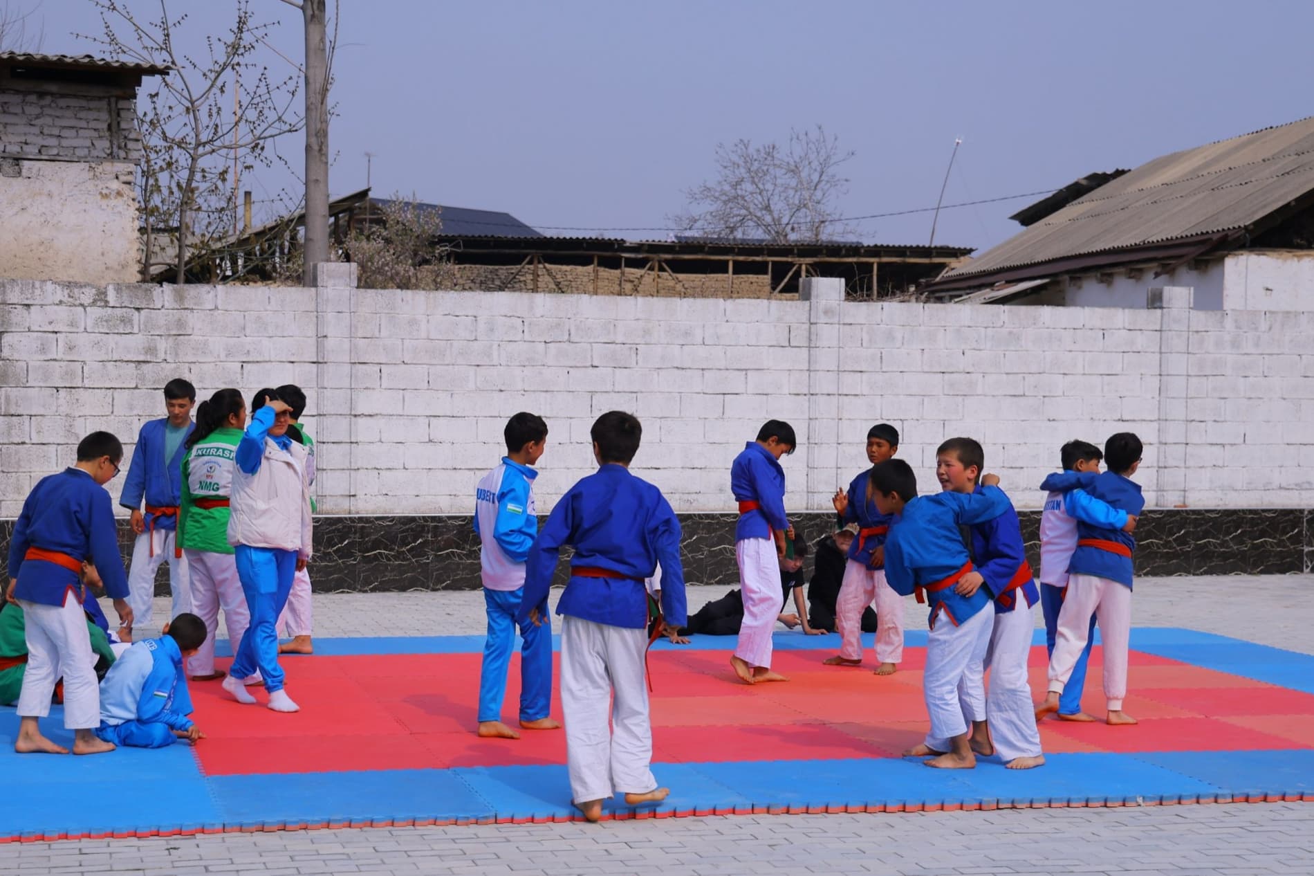 Парк в Учкургане стал центром молодежной жизни