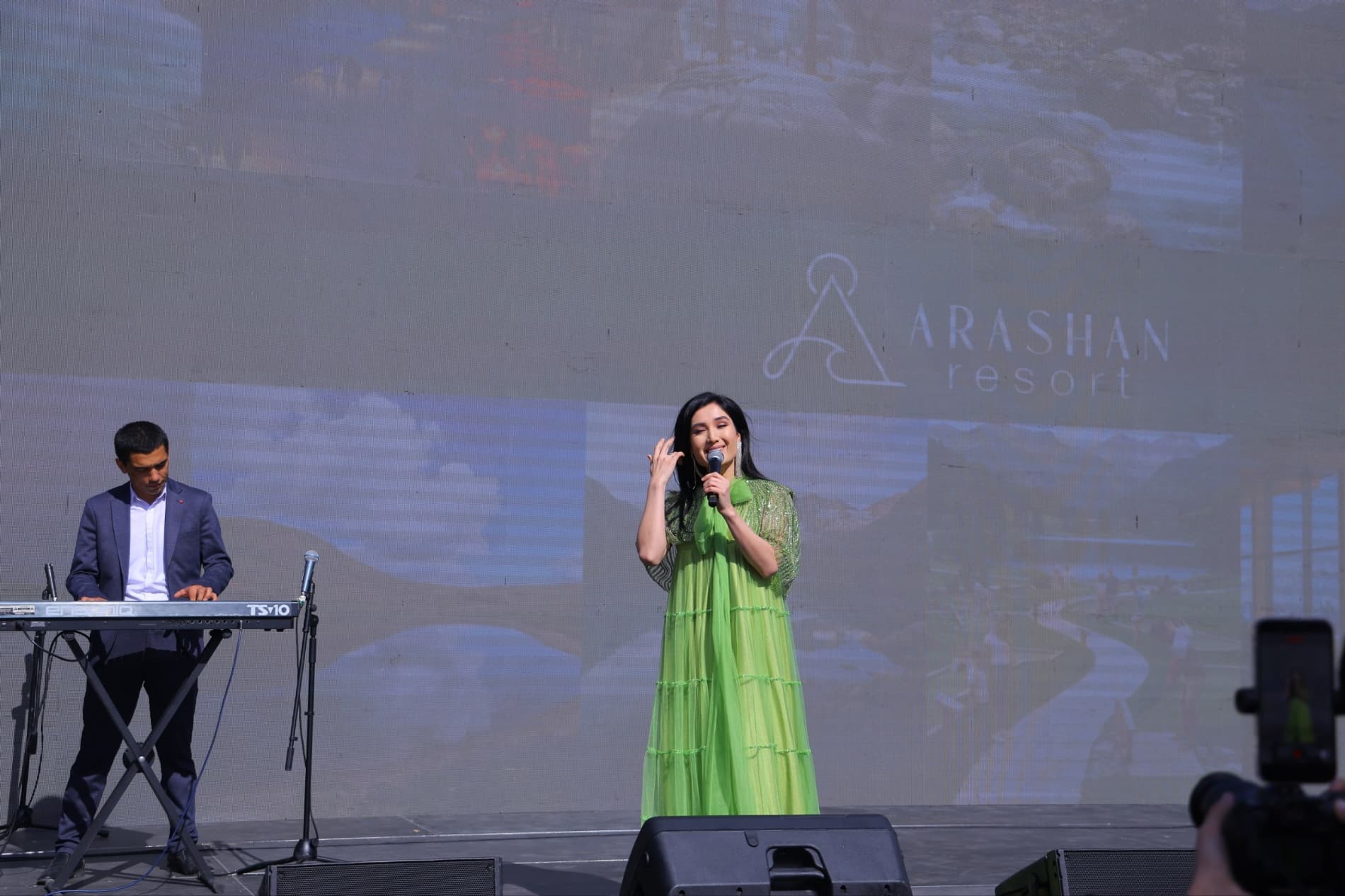 Namangan viloyati turizm sohasida yangi bosqich boshlanmoqda: Pop tumanida “Arashan Resort” yirik turistik majmuasi qurilishiga tamal toshi qo‘yildi.