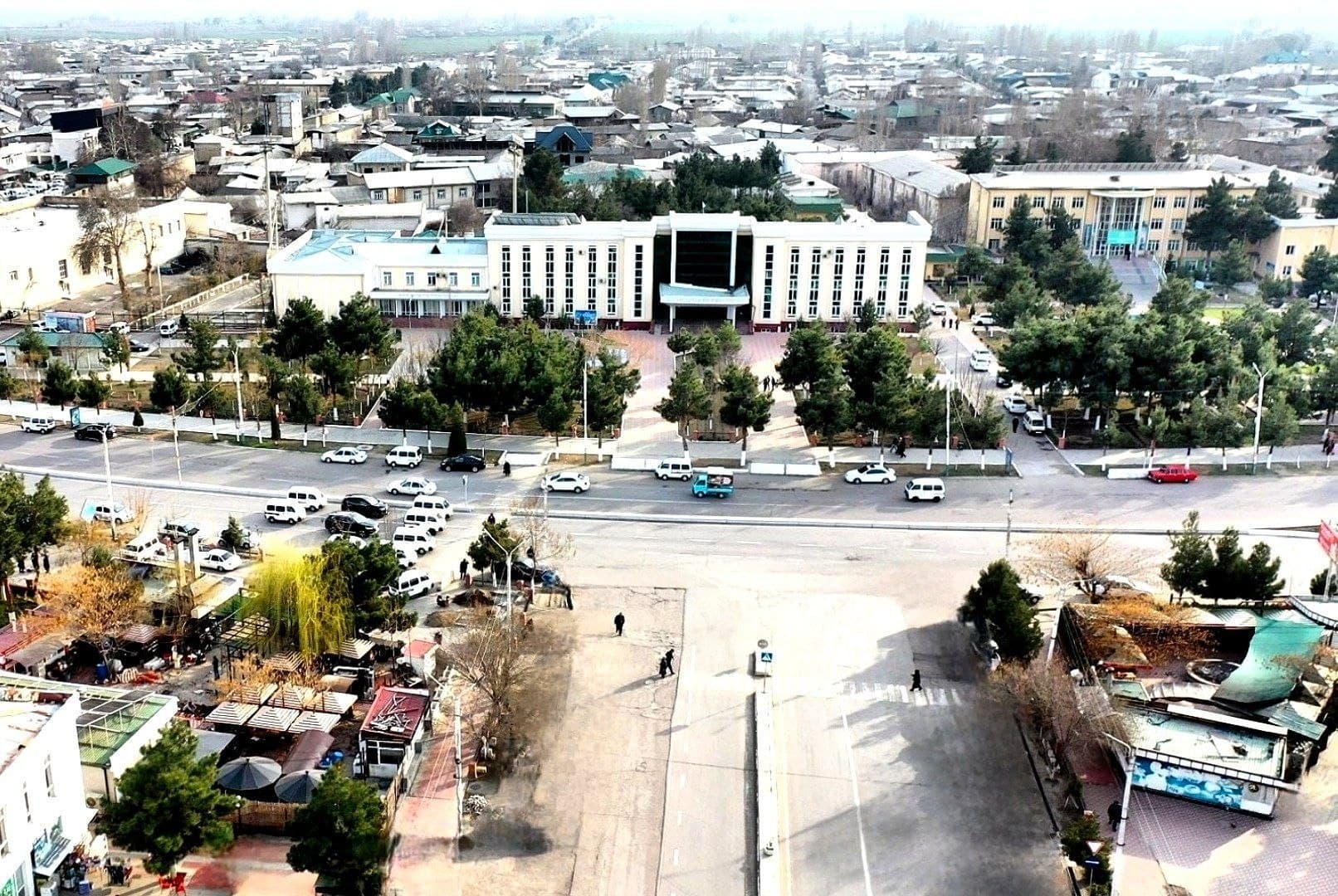 Поп гуллар ифорига бурканмоқда: 65 йиллик фестивалга тайёргарлик бошланди