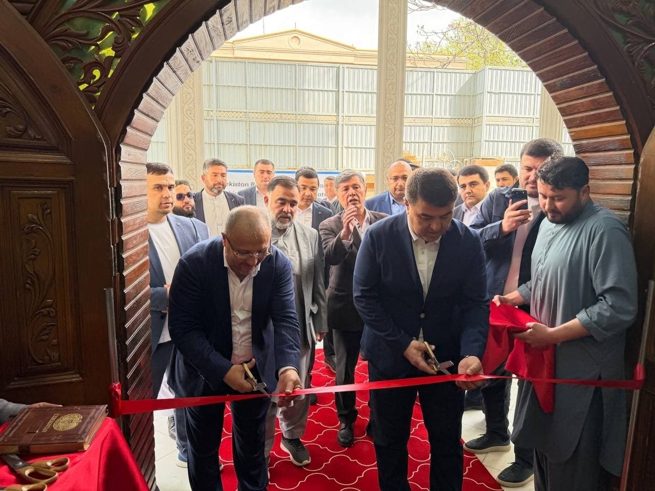 Наманган вилояти ҳокими Шавкатжон Абдураззоқов бошчилигидаги делегациянинг Афғонистонга ташрифи давом этмоқда.