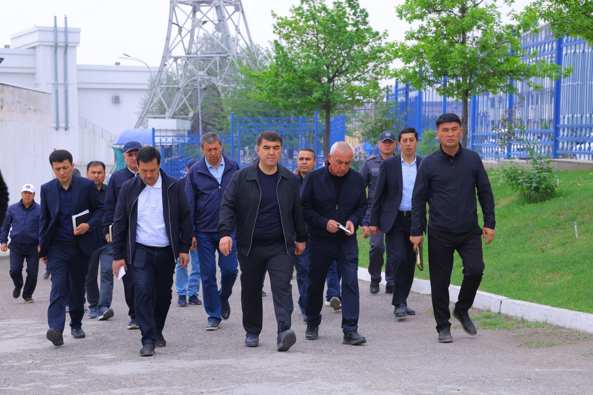 "Навбаҳор" стадионида олиб борилаётган таъмирлаш ишлари ўрганилди.