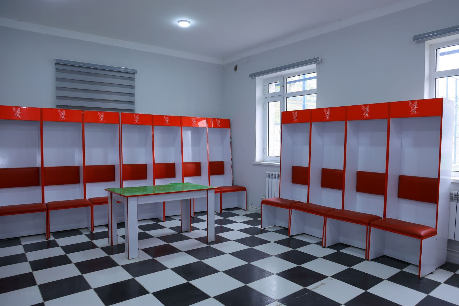 "Навбаҳор" стадионида олиб борилаётган таъмирлаш ишлари ўрганилди.