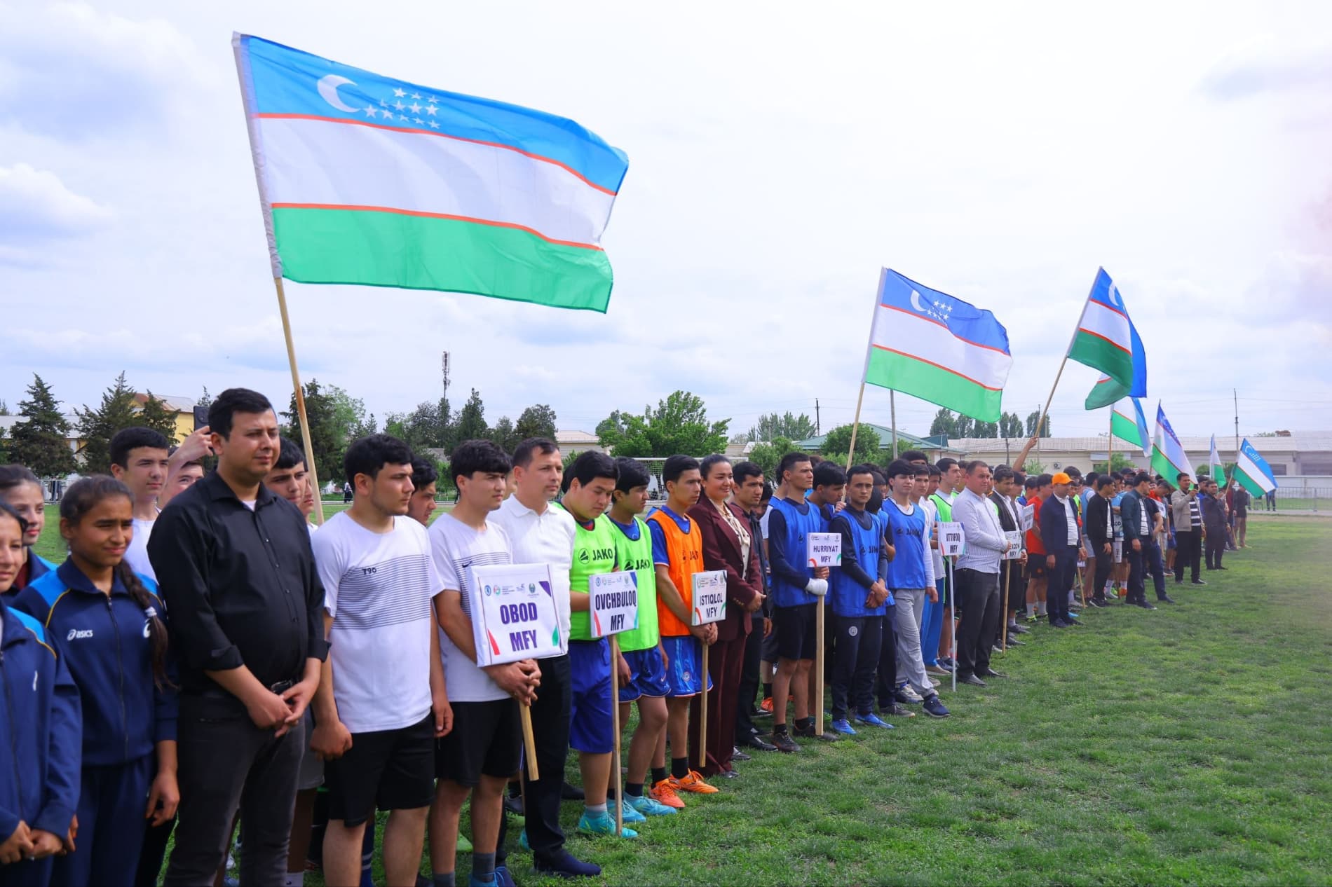 Уйчида ДХХ раиси кубоги учун футбол ва мини футбол мусобақаларига старт берилди.