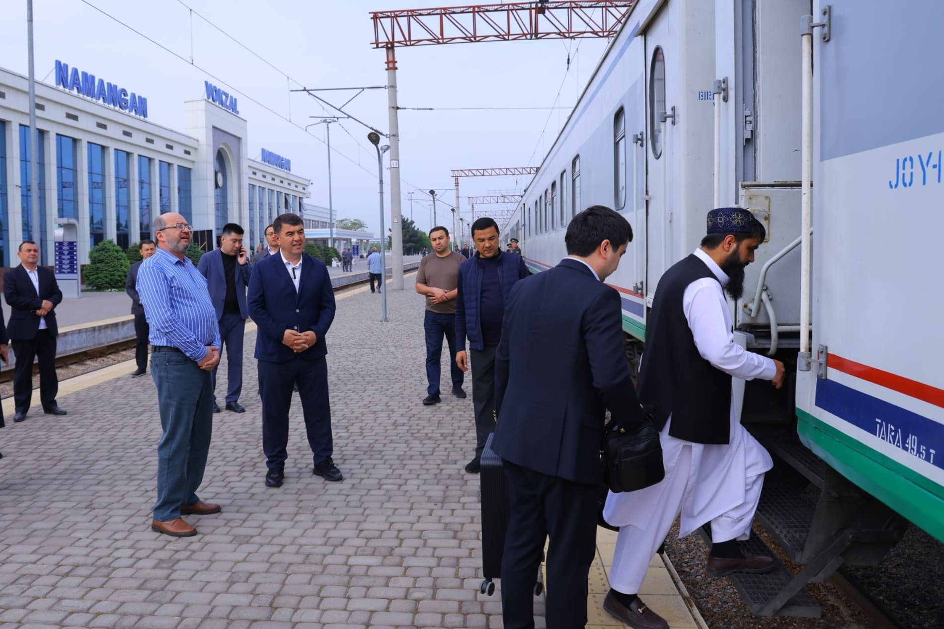 Afg‘oniston hukumatining Sanoat va savdo vaziri Nuriddin Aziziy boshchiligidagi delegatsiya Namanganga safarini yakunladi.