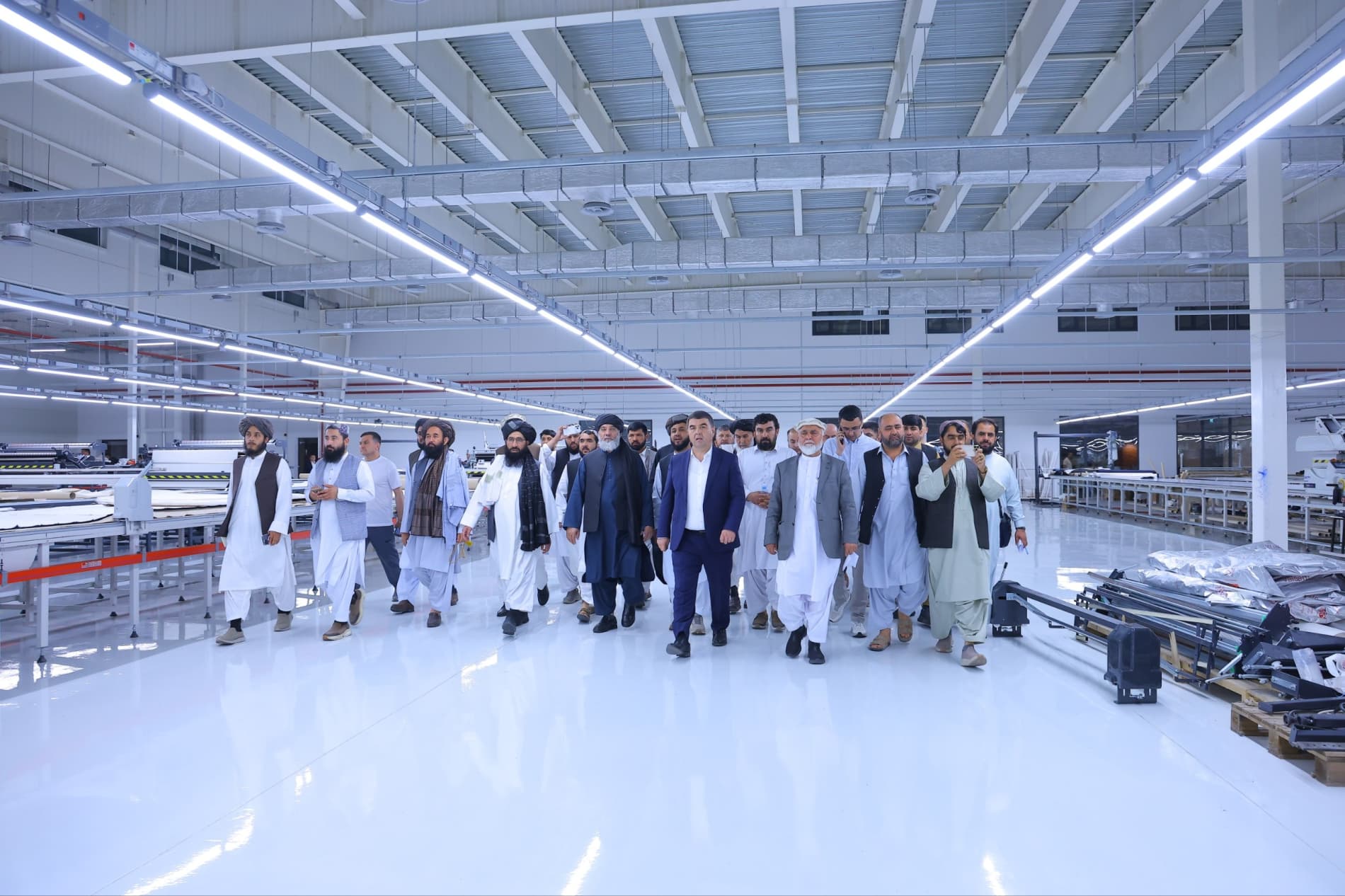 Afgʻoniston delegatsiyasining navbatdagi manzili – Toʻraqoʻrgʻon tumani hududidagi “Iftixor kiyim sanoati” korxonasi boʻldi.