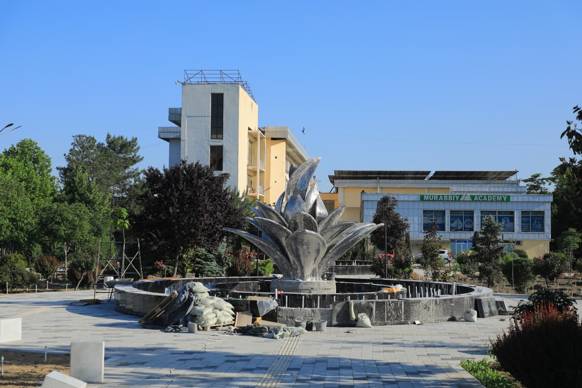 Turizm koʻchasidagi qurilishlar, festivalga tayyorgarlik ishlari oʻrganildi.
